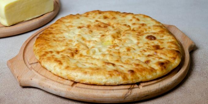 Osetijska kefirjeva pita s skuto in sirom