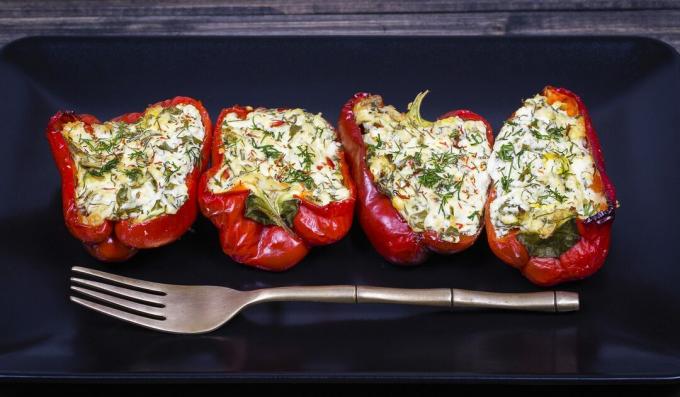 Paprika polnjena z mesom in paradižnikom